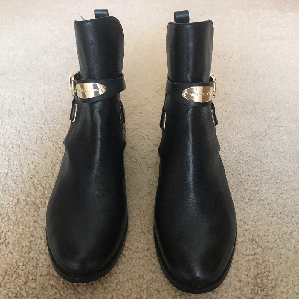 NWB-Michael Kors Arley Ankle Boots black-7.5M